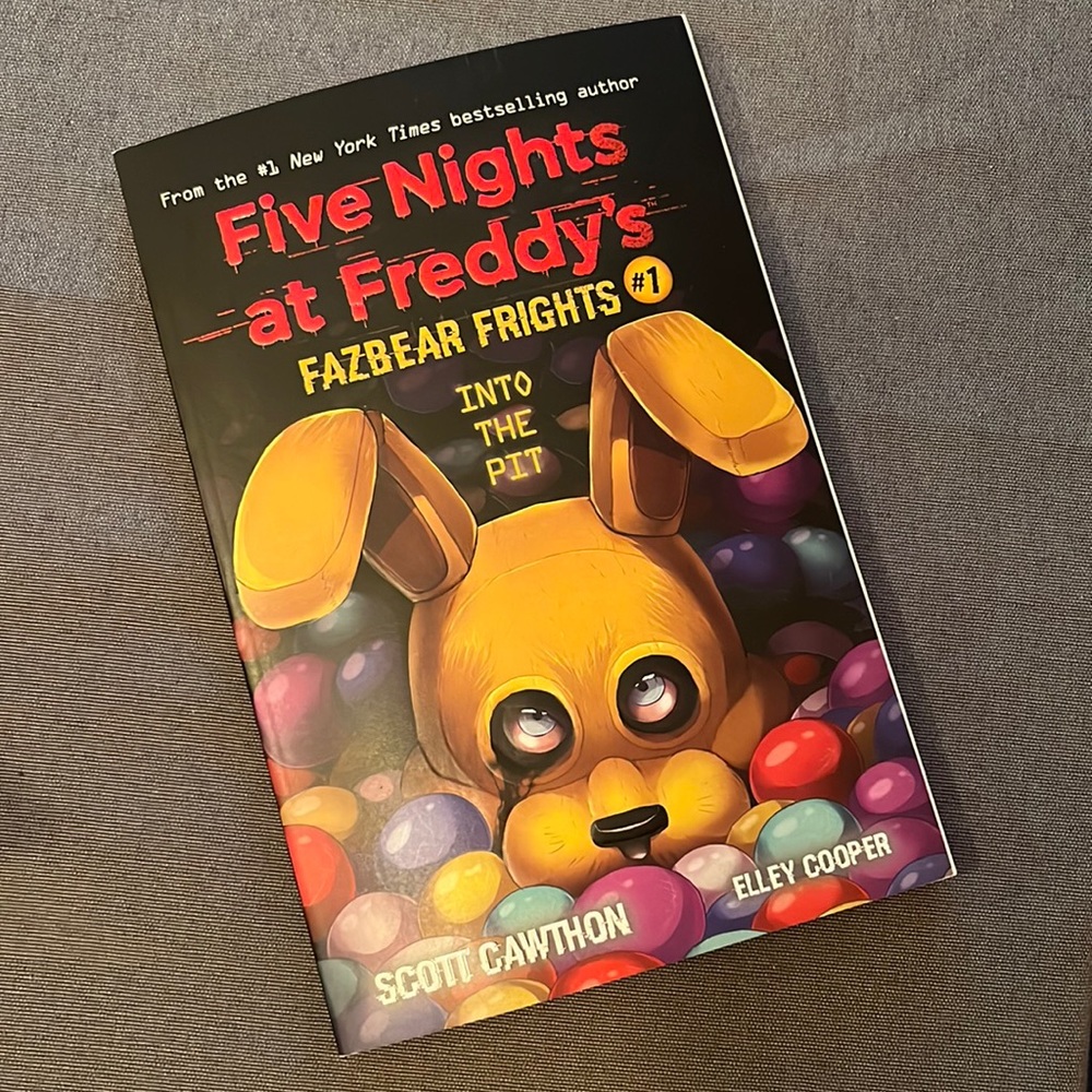 Five Nights at Freddy’s Fazbear Frights #1 Into the Pit